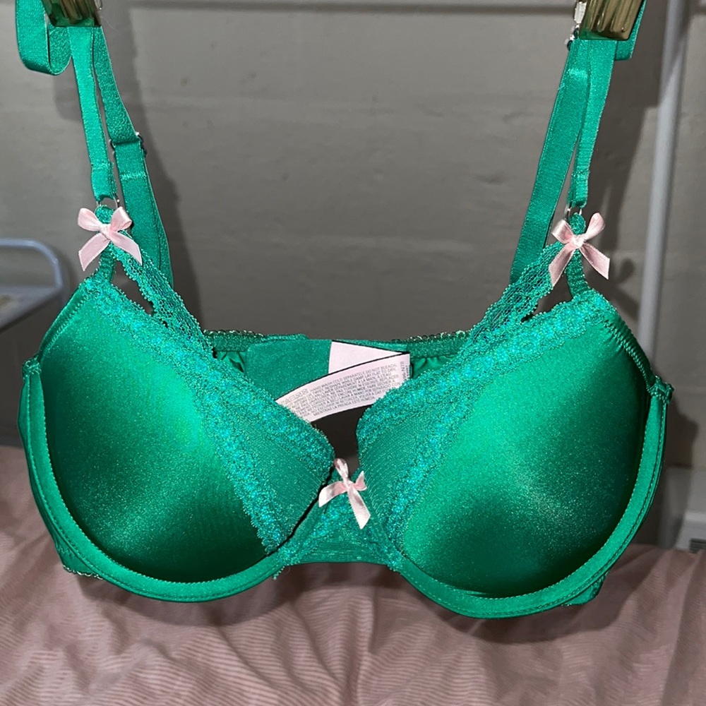 Victoria’s Secret Green Multi-way Padded Bra